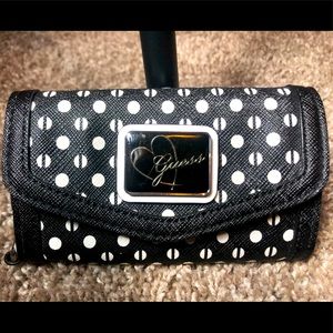 Small GUESS Pocket Trifold Wallet